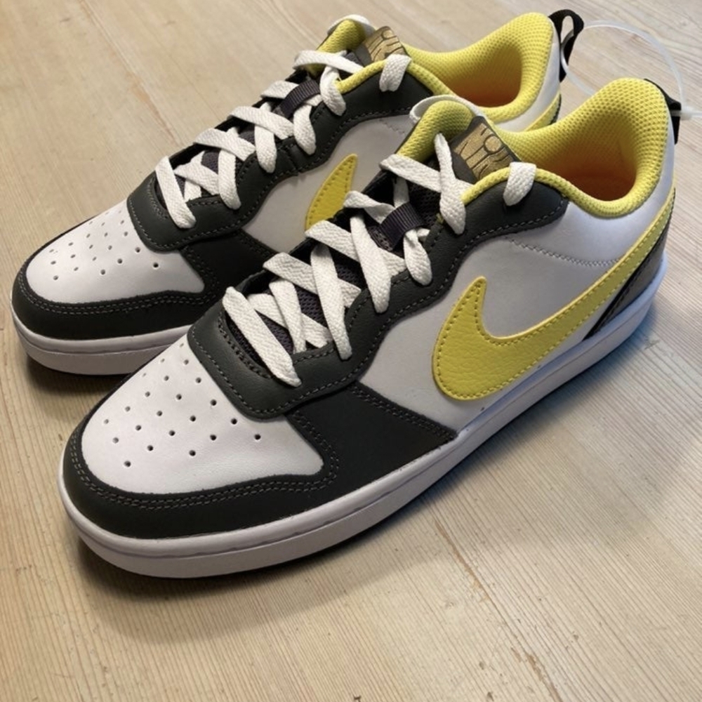 Nike Men's Yellow and Gray Sneakers